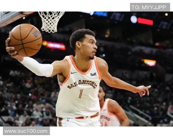 文班亚马新秀赛季表现惊艳场均数据引领联盟期待未来成就