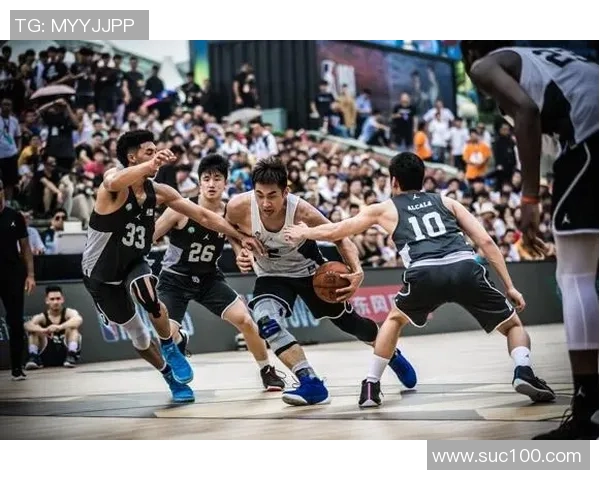 湖人队与爵士队激战正酣球迷期待精彩对决与赛季新动态